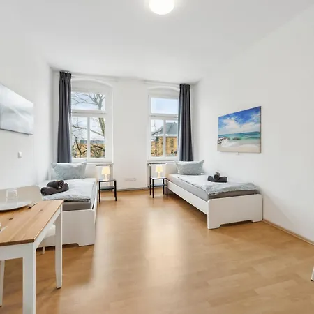 Home2stay Apartmenthaus Halle Zentrum Parking,kitchen,wifi *** Appartement *