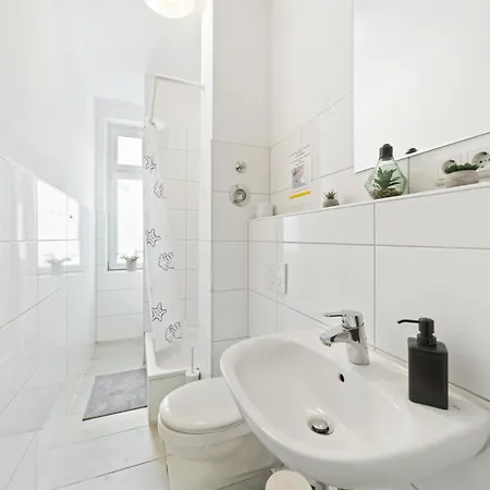 Home2stay Apartmenthaus Halle Zentrum Parking,kitchen,wifi *** Halle (Saale)